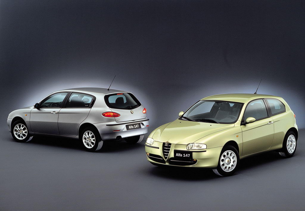 Alfa Romeo 147 2001 001.jpg